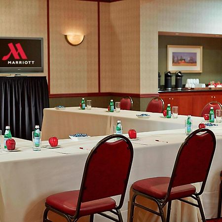 Marriott Hartford/Windsor Airport Exterior foto
